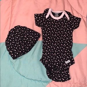 🍼 3/$10 Baby Girl Onesie & Matching Hat